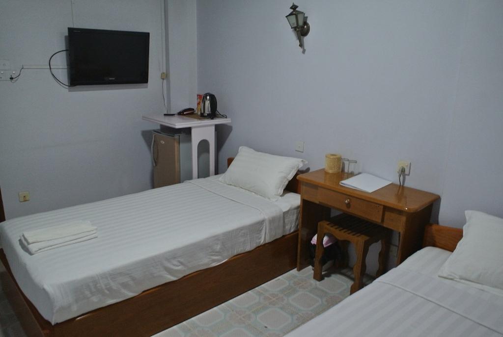 Myit Sone Hotel Мандалей Екстериор снимка